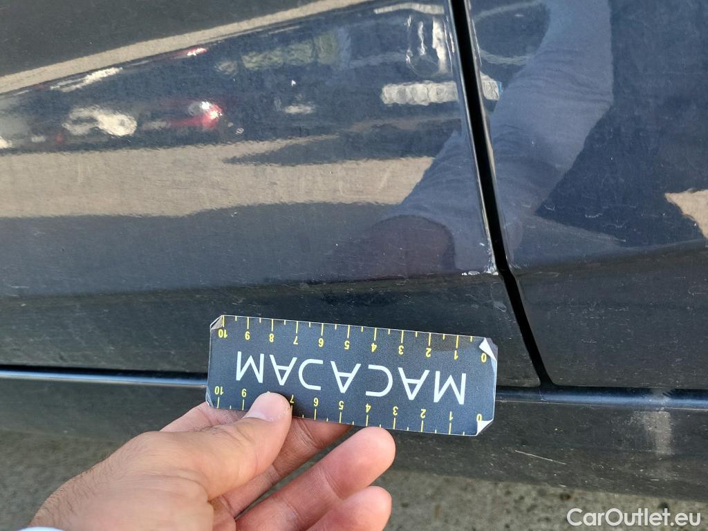  Hyundai  i20 HYUNDAI  / 2023 / 5P / berlina con portón 1.0 TGDI Klass #18