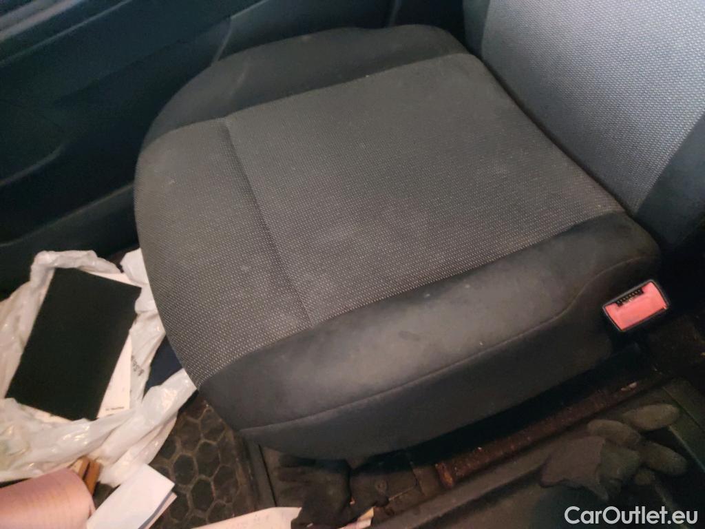  Peugeot  Partner PEUGEOT  / 2018 / 4P / furgón derivado de turismo Premium Standard 600kg BlueHDi 73kW (AC) #52