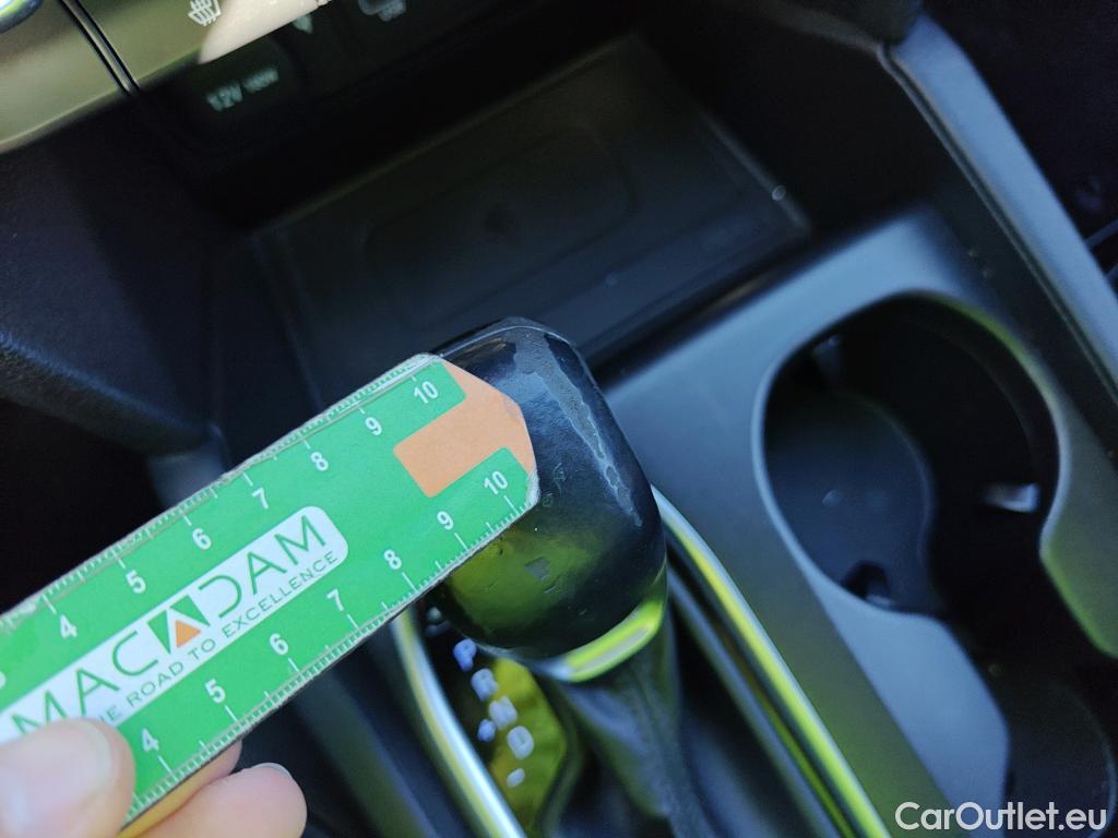  Hyundai  Santa Fe HYUNDAI  / 2018 / 5P / todoterreno 2.2 CRDi Tecno Auto 4x2 SR #32