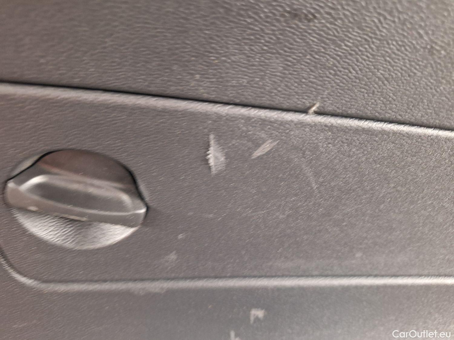  Volvo  XC 40 Volvo, XC40 '17, Volvo XC40 D3 Geartronic Momentum Pro 5d #12