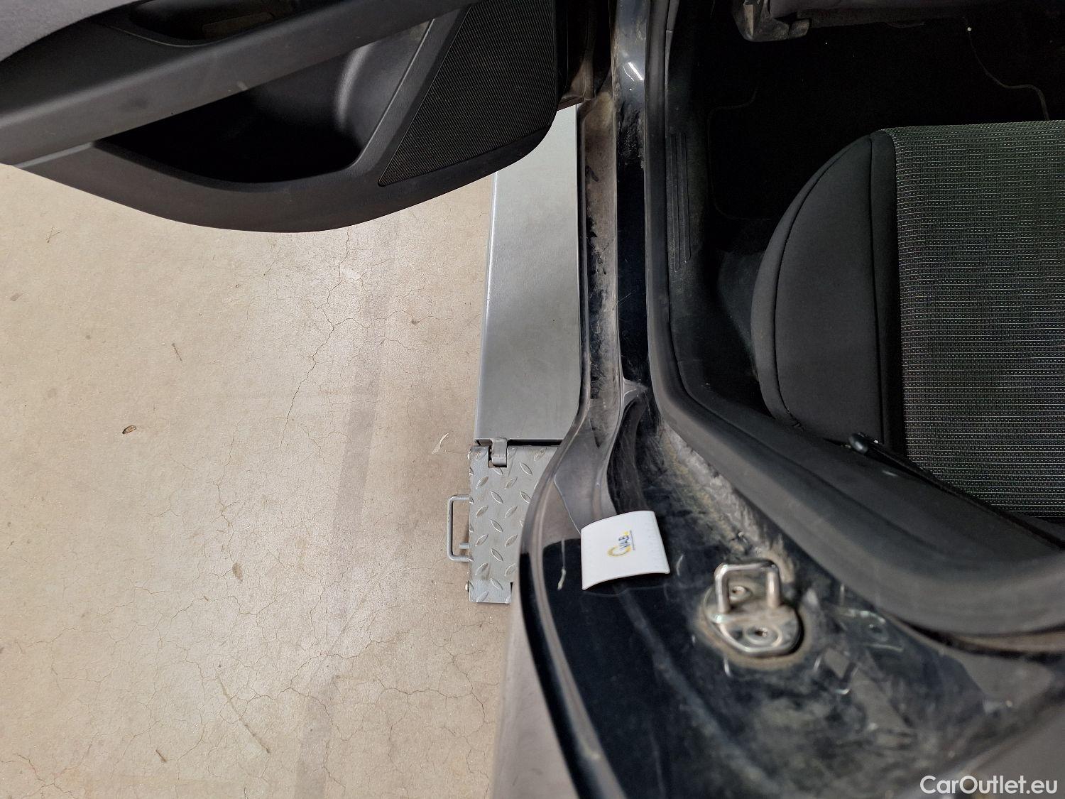  Seat  Leon Seat,  ST FL'16, SEAT  ST 1.6 TDI 115 Move 5d #17