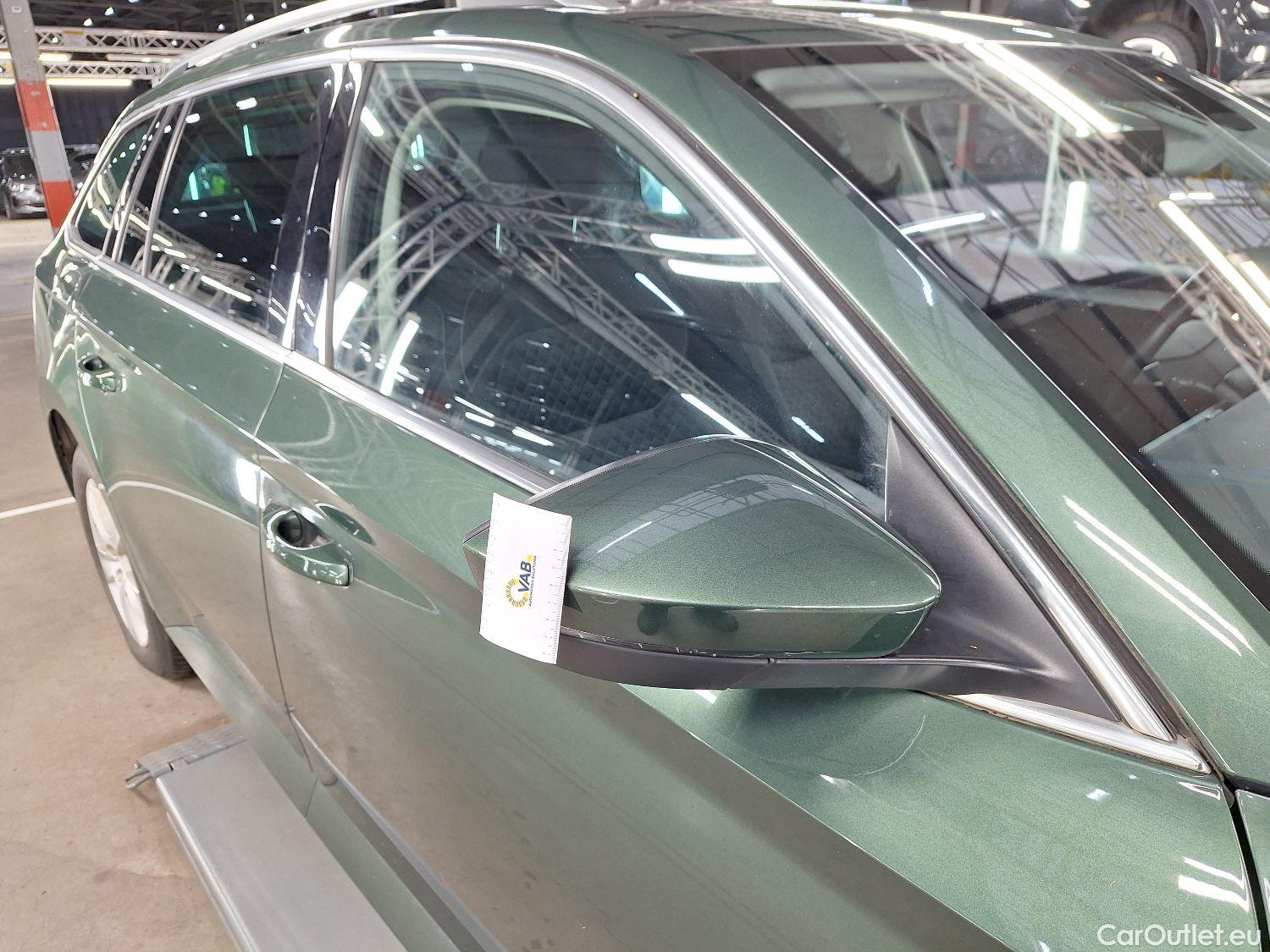  Skoda  Superb Skoda,  Combi '15, Skoda  Combi 1.6 CRTDI 88kW DSG7 Ambition 5d #1