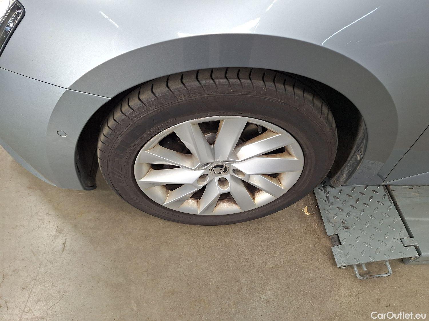  Skoda  Superb Skoda,  Combi FL'19, Skoda  Combi 1.4 TSI iV 160kW DSG6 Style 5d #29