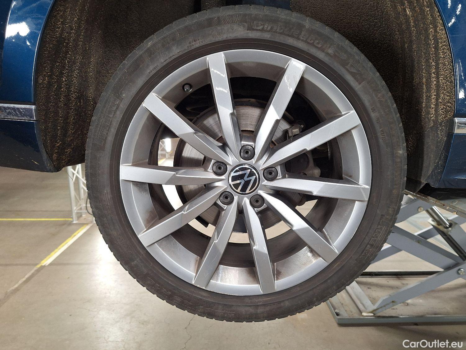  Volkswagen  Passat VW,  Variant FL'19, Volkswagen  Variant 2.0 TDI SCR 110kW DSG7 E #1