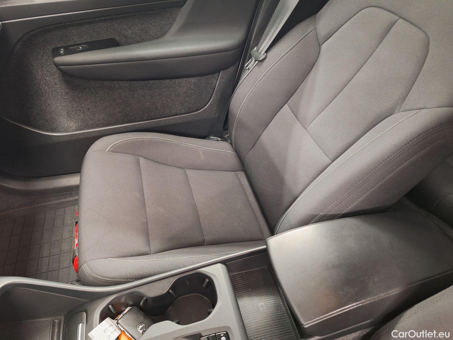  Volvo  XC 40 Volvo, XC40 '17 PHEV, Volvo XC40 T4 Recharge Geartronic Inscription Expr #17