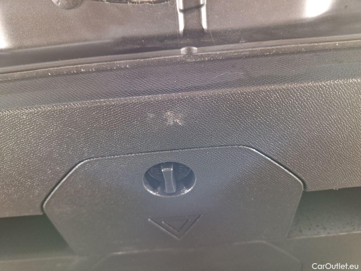  Peugeot  5008 Peugeot,  FL'20, Peugeot  1.5 BlueHDi 96kW S&S EAT8 Allure Pack #24