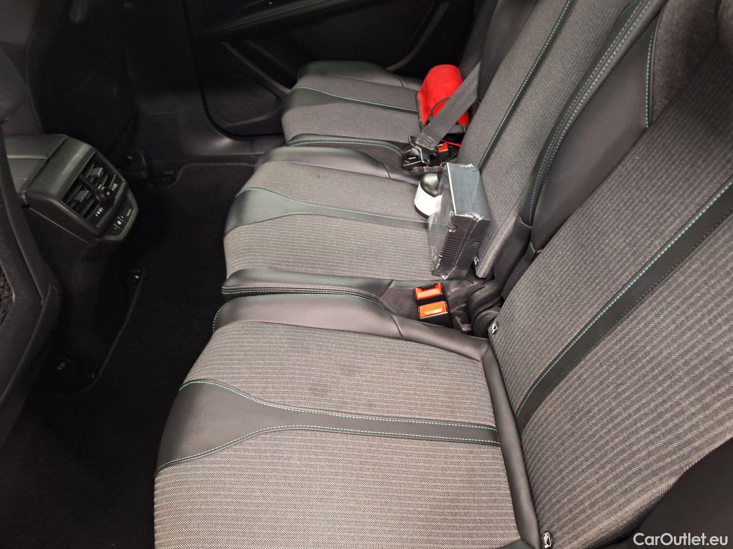  Peugeot  5008 Peugeot,  FL'20, Peugeot  1.5 BlueHDi 96kW S&S EAT8 Allure Pack #42