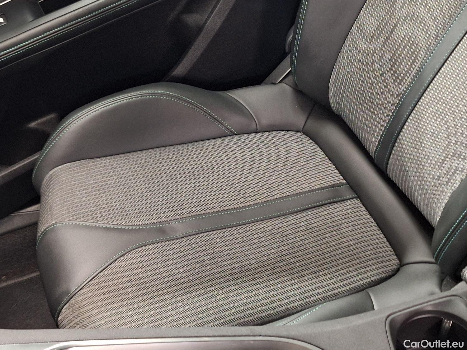  Peugeot  5008 Peugeot,  FL'20, Peugeot  1.5 BlueHDi 96kW S&S EAT8 Allure Pack #41