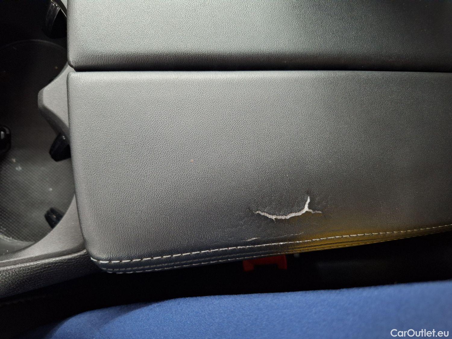  Peugeot  5008 Peugeot,  FL'20, Peugeot  1.5 BlueHDi 96kW S&S EAT8 Allure Pack #46