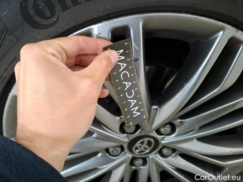  Toyota  C-HR TOYOTA  / 2016 / 5P / SUV 1.8 HYBRIDE 122 DISTINCTIVE #19