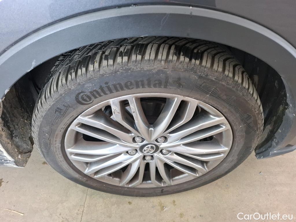  Toyota  C-HR TOYOTA  / 2016 / 5P / SUV 1.8 HYBRIDE 122 DISTINCTIVE #16