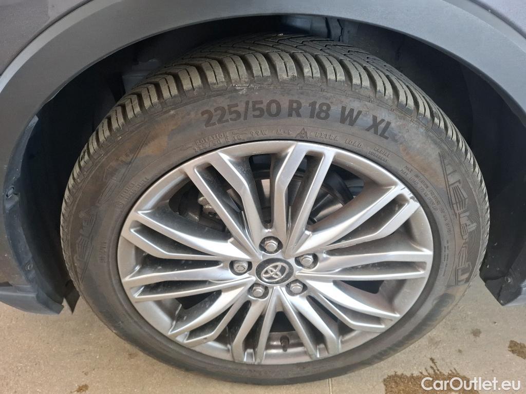  Toyota  C-HR TOYOTA  / 2016 / 5P / SUV 1.8 HYBRIDE 122 DISTINCTIVE #9