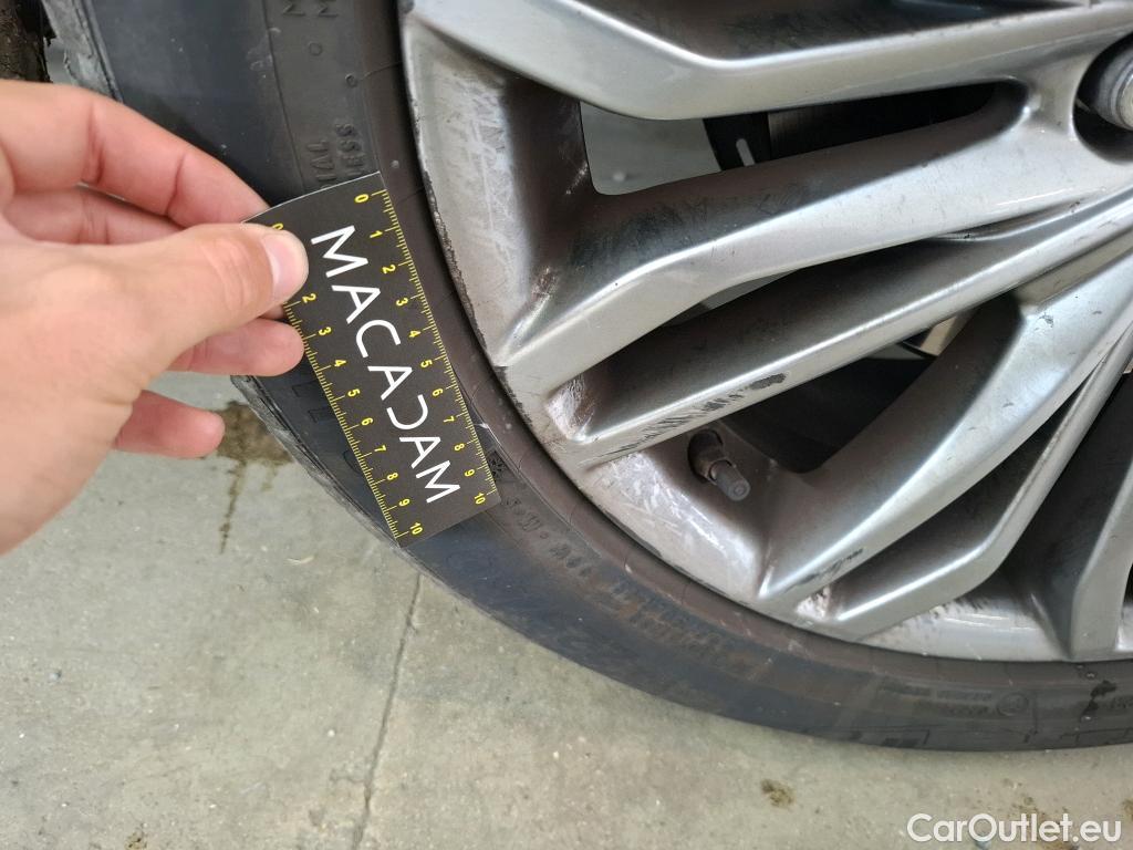  Toyota  C-HR TOYOTA  / 2016 / 5P / SUV 1.8 HYBRIDE 122 DISTINCTIVE #21