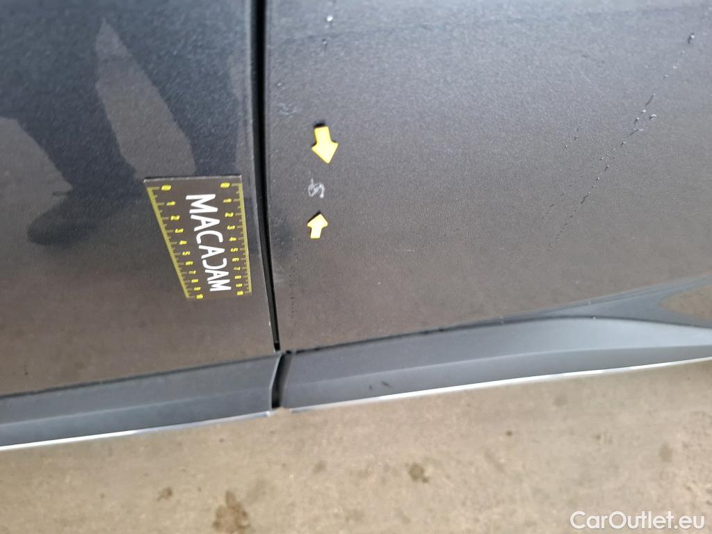  Toyota  C-HR TOYOTA  / 2016 / 5P / SUV 1.8 HYBRIDE 122 DISTINCTIVE #57