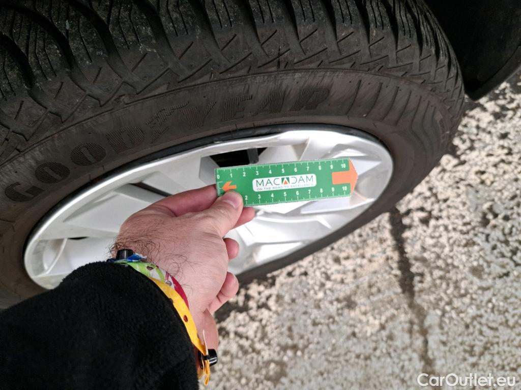  Renault  Captur RENAULT  / 2019 / 5P / SUV Business E-Tech hybride rechargeable 160 #13