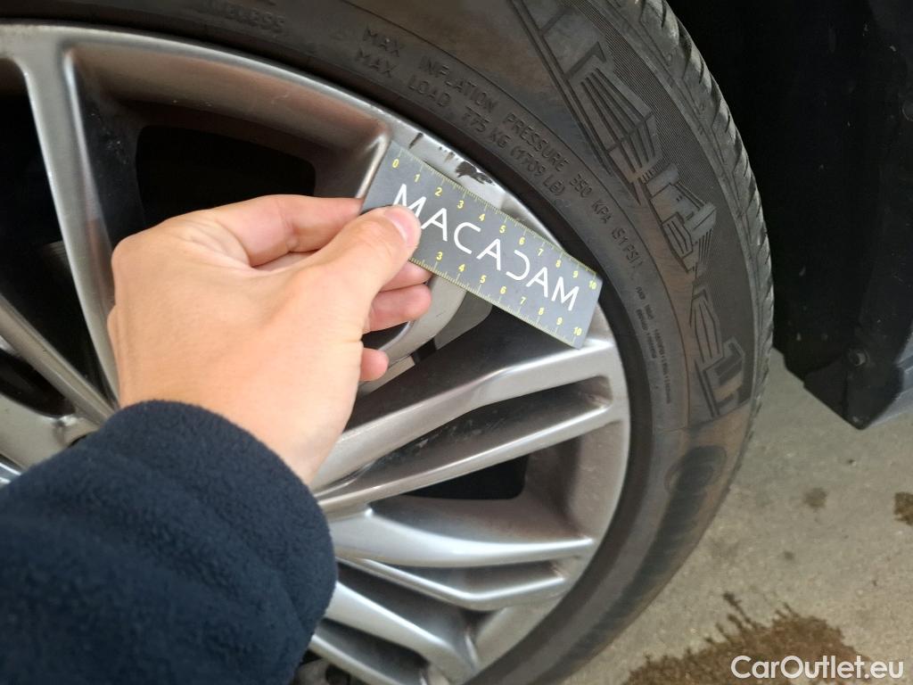  Toyota  C-HR TOYOTA  / 2016 / 5P / SUV 1.8 HYBRIDE 122 DISTINCTIVE #10