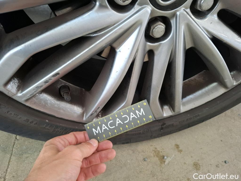  Toyota  C-HR TOYOTA  / 2016 / 5P / SUV 1.8 HYBRIDE 122 DISTINCTIVE #23