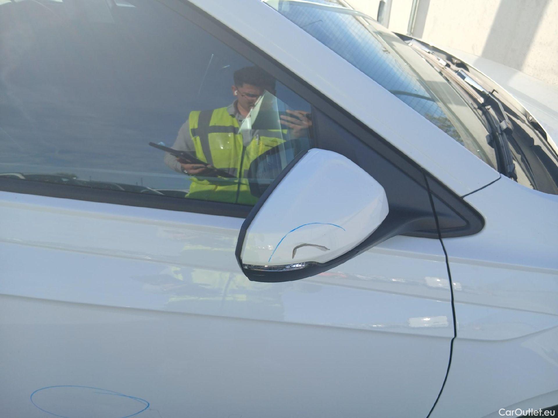  Volkswagen  Polo VOLKSWAGEN  / 2017 / 5P / berlina con portón Advance 1.0 TSI 70kW (95CV) #33