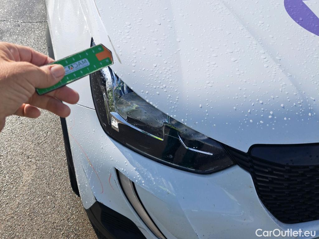  Peugeot  2008 PEUGEOT  / 2019 / 5P / todoterreno Active BlueHDI 81kW (110CV) #8