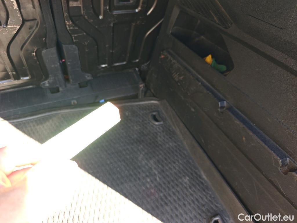  Peugeot  RIFTER PEUGEOT  / 2018 / 5P / combi Active Pack Business Std. BlueHDi 100 #46