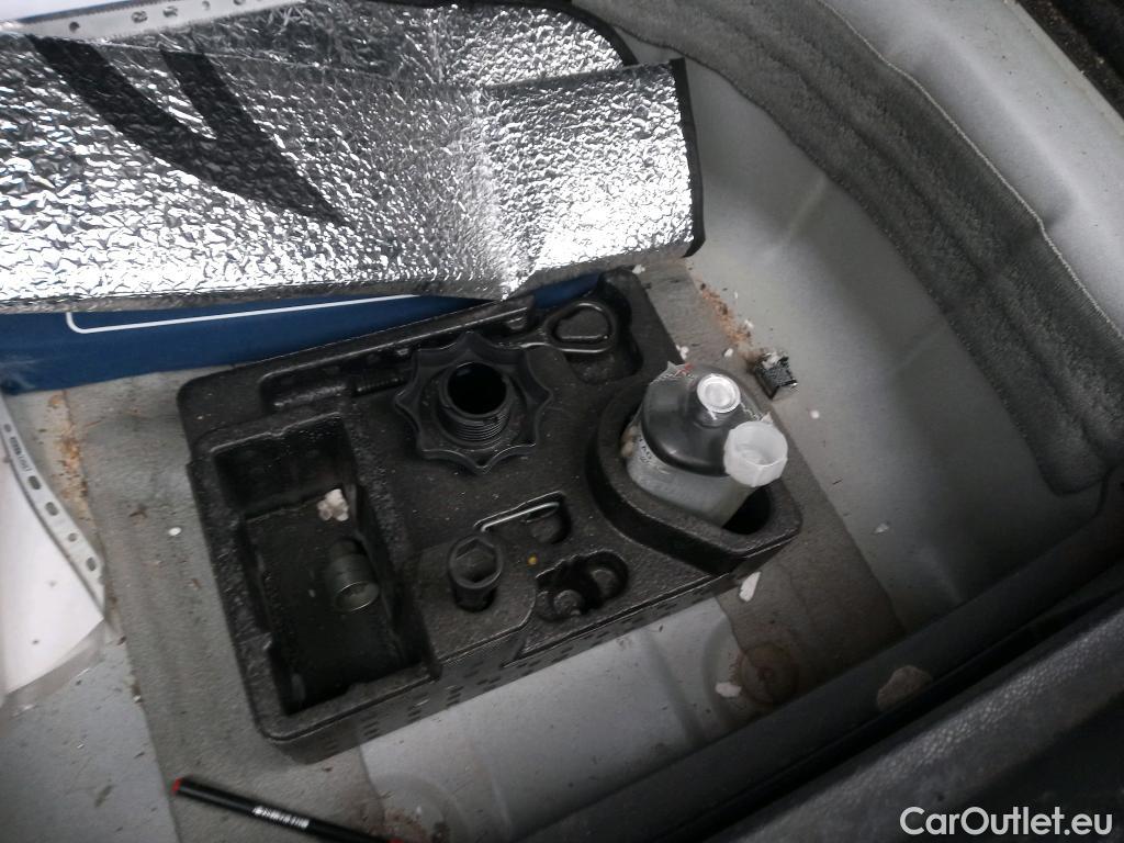  Volkswagen  Polo VOLKSWAGEN  / 2017 / 5P / berlina con portón Advance 1.0 TSI 70kW (95CV) #18