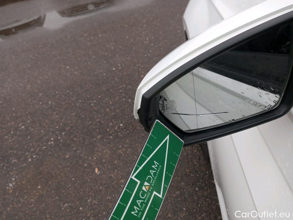  Volkswagen  Polo VOLKSWAGEN  / 2017 / 5P / berlina con portón Advance 1.0 TSI 70kW (95CV) #4