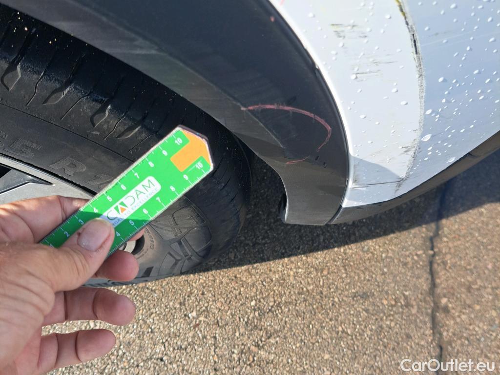  Peugeot  2008 PEUGEOT  / 2019 / 5P / todoterreno Active BlueHDI 81kW (110CV) #40