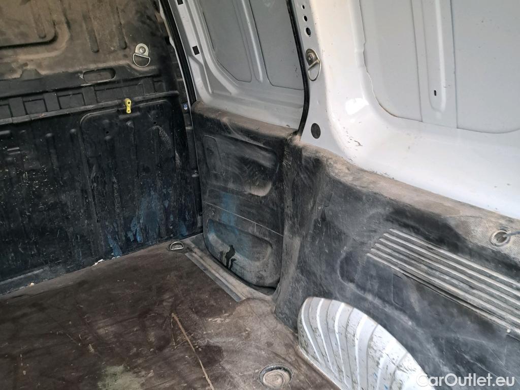  Citroen  Berlingo CITROEN  / 2018 / 3P / furgón derivado de turismo Talla M BlueHDi 100 WORKER #31