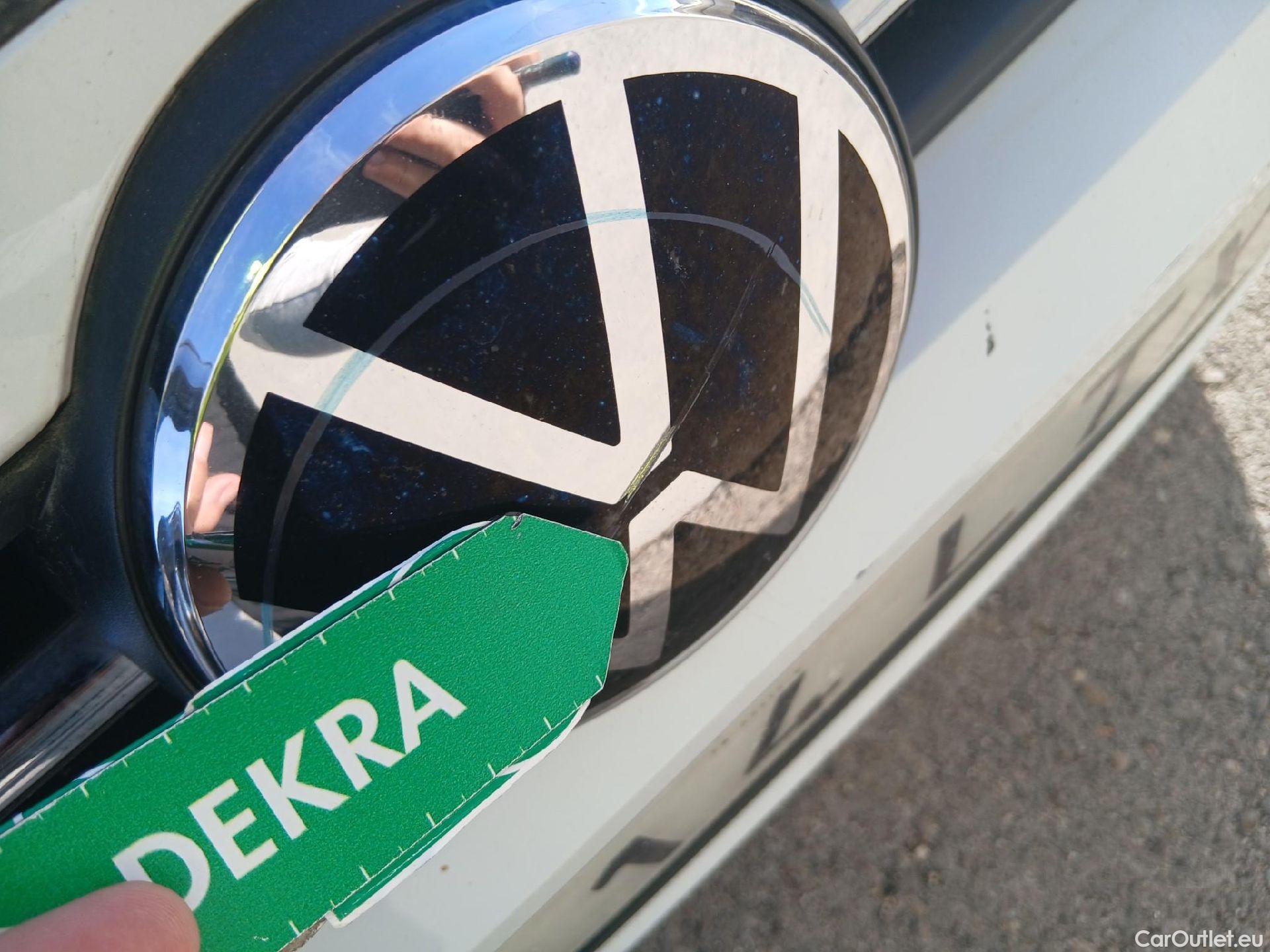  Volkswagen  Polo VOLKSWAGEN  / 2017 / 5P / berlina con portón Advance 1.0 TSI 70kW (95CV) #13