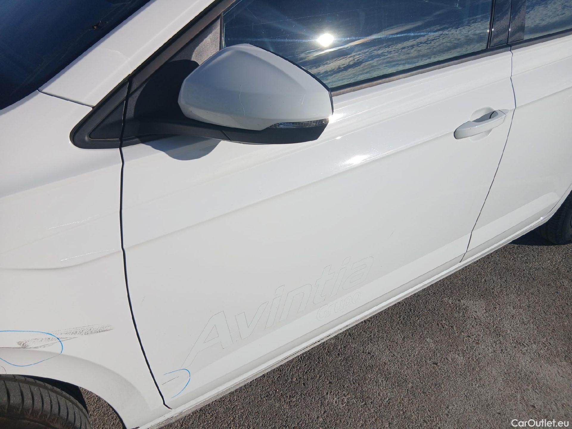  Volkswagen  Polo VOLKSWAGEN  / 2017 / 5P / berlina con portón Advance 1.0 TSI 70kW (95CV) #17