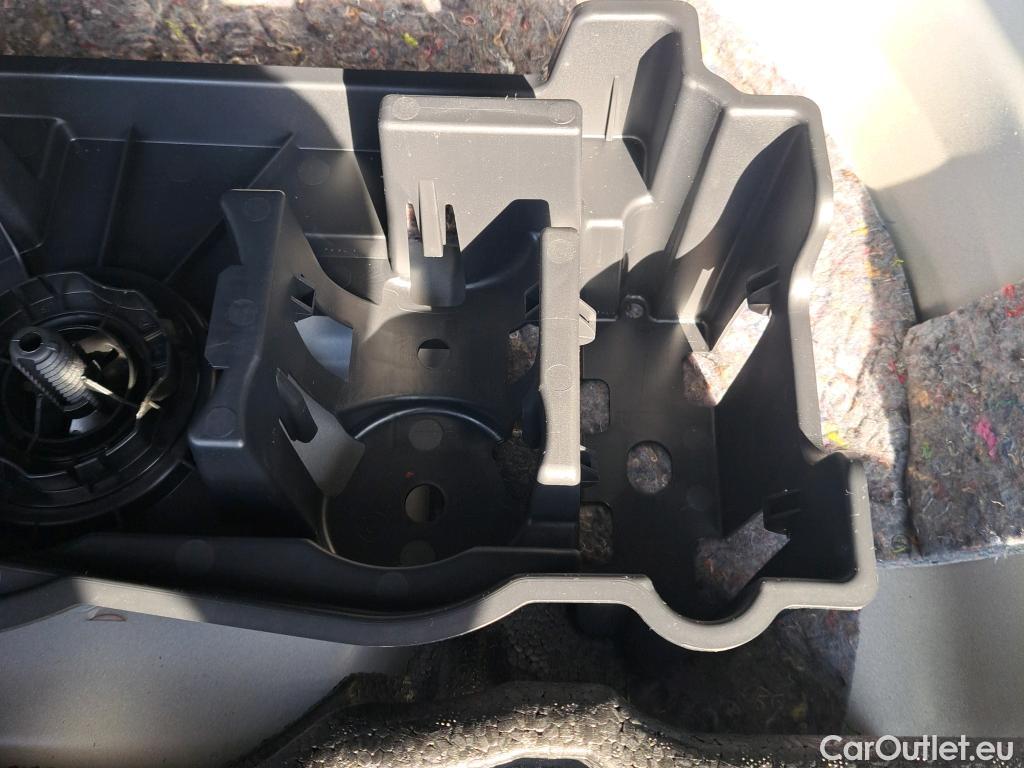  Peugeot  2008 PEUGEOT  / 2019 / 5P / todoterreno Active BlueHDI 81kW (110CV) #11