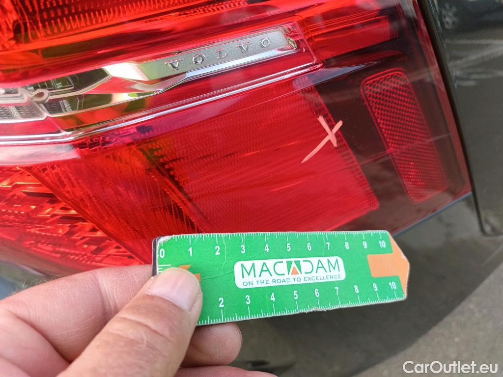  Volvo  XC60 VOLVO  / 2017 / 5P / todoterreno 2.0 B4 D Momentum Pro Auto #2