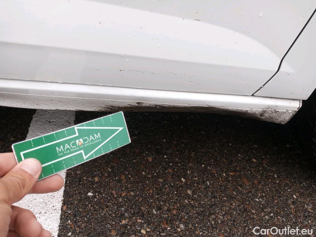  Volkswagen  Polo VOLKSWAGEN  / 2017 / 5P / berlina con portón Advance 1.0 TSI 70kW (95CV) #5