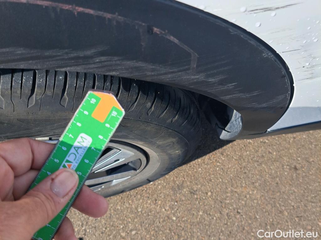  Peugeot  2008 PEUGEOT  / 2019 / 5P / todoterreno Active BlueHDI 81kW (110CV) #42