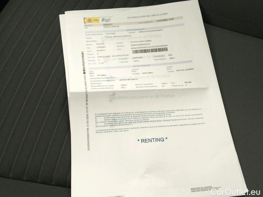  Toyota  Yaris TOYOTA  / 2017 / 5P / berlina con portón 1.5 100H Active #8