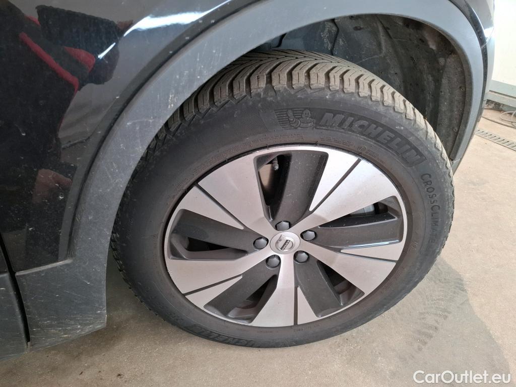  Volvo  XC 40 VOLVO XC40 / 2022 / 5P / SUV Recharge T5 262 DCT7 Start #3