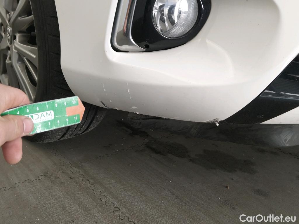  Toyota  Yaris TOYOTA  / 2017 / 5P / berlina con portón 1.5 100H Active #6