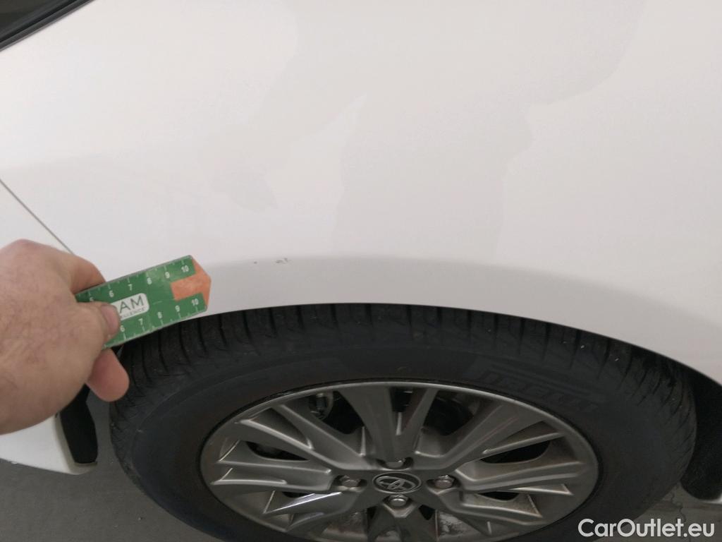  Toyota  Yaris TOYOTA  / 2017 / 5P / berlina con portón 1.5 100H Active #21