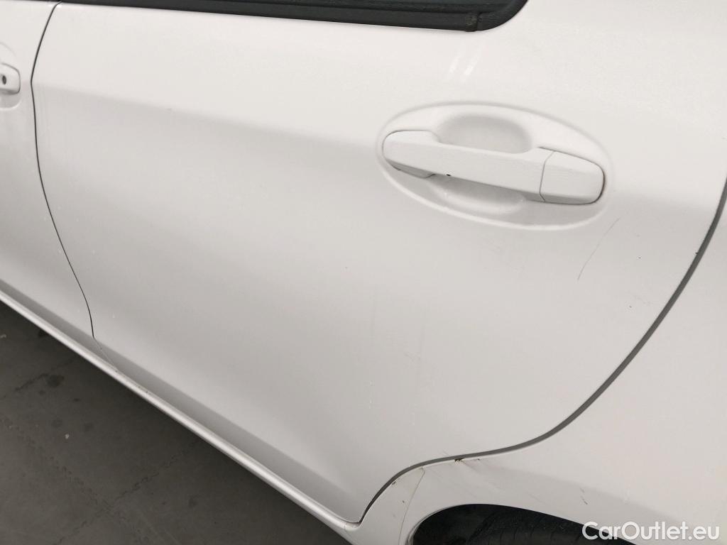  Toyota  Yaris TOYOTA  / 2017 / 5P / berlina con portón 1.5 100H Active #22