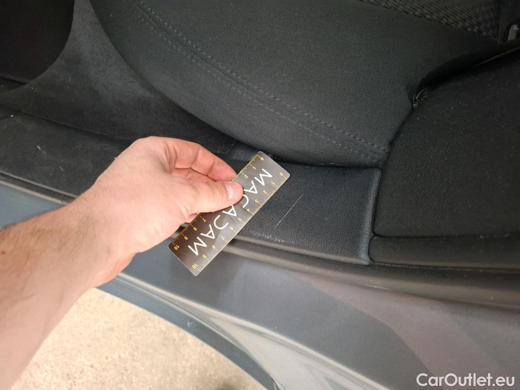  Bmw  Serie 1 BMW Série 1 / 2019 / 5P / Berline 116i DKG7 Business Design #7