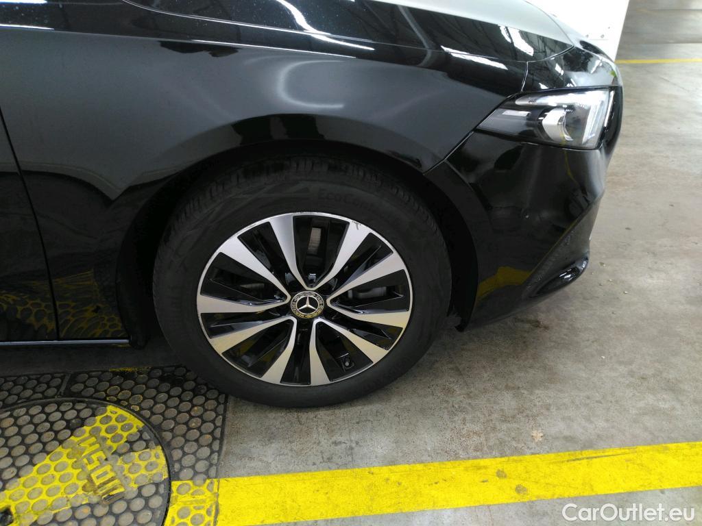  Mercedes  A-Klasse MERCEDES-BENZ Classe A Compact / 2018 / 5P / Berline A 250 e Business Line 8G-DCT #11