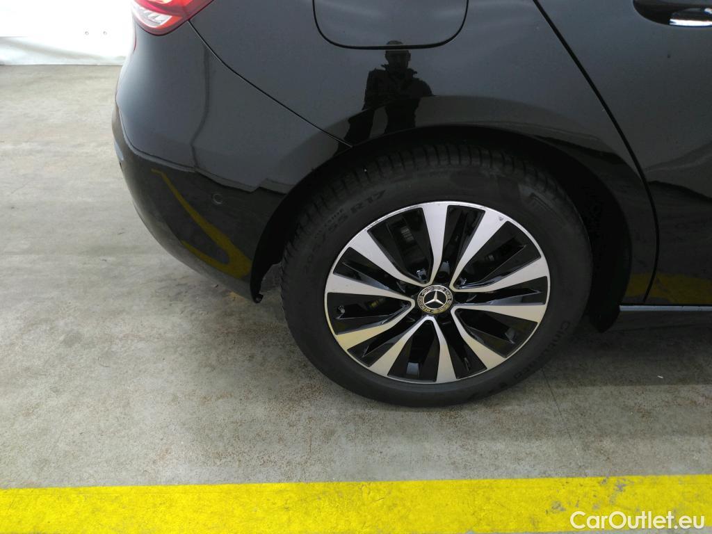  Mercedes  A-Klasse MERCEDES-BENZ Classe A Compact / 2018 / 5P / Berline A 250 e Business Line 8G-DCT #1