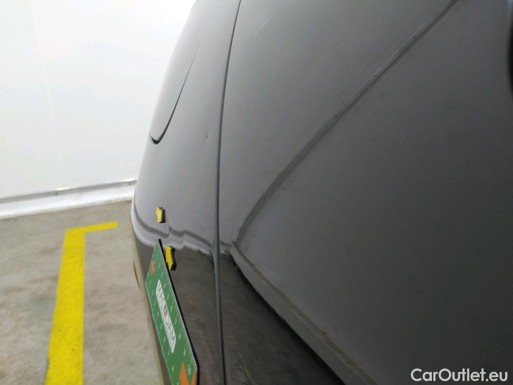  Mercedes  A-Klasse MERCEDES-BENZ Classe A Compact / 2018 / 5P / Berline A 250 e Business Line 8G-DCT #10