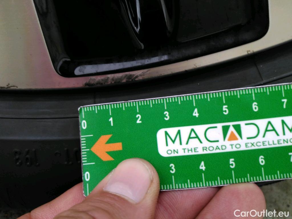  Mercedes  A-Klasse MERCEDES-BENZ Classe A Compact / 2018 / 5P / Berline A 250 e Business Line 8G-DCT #5