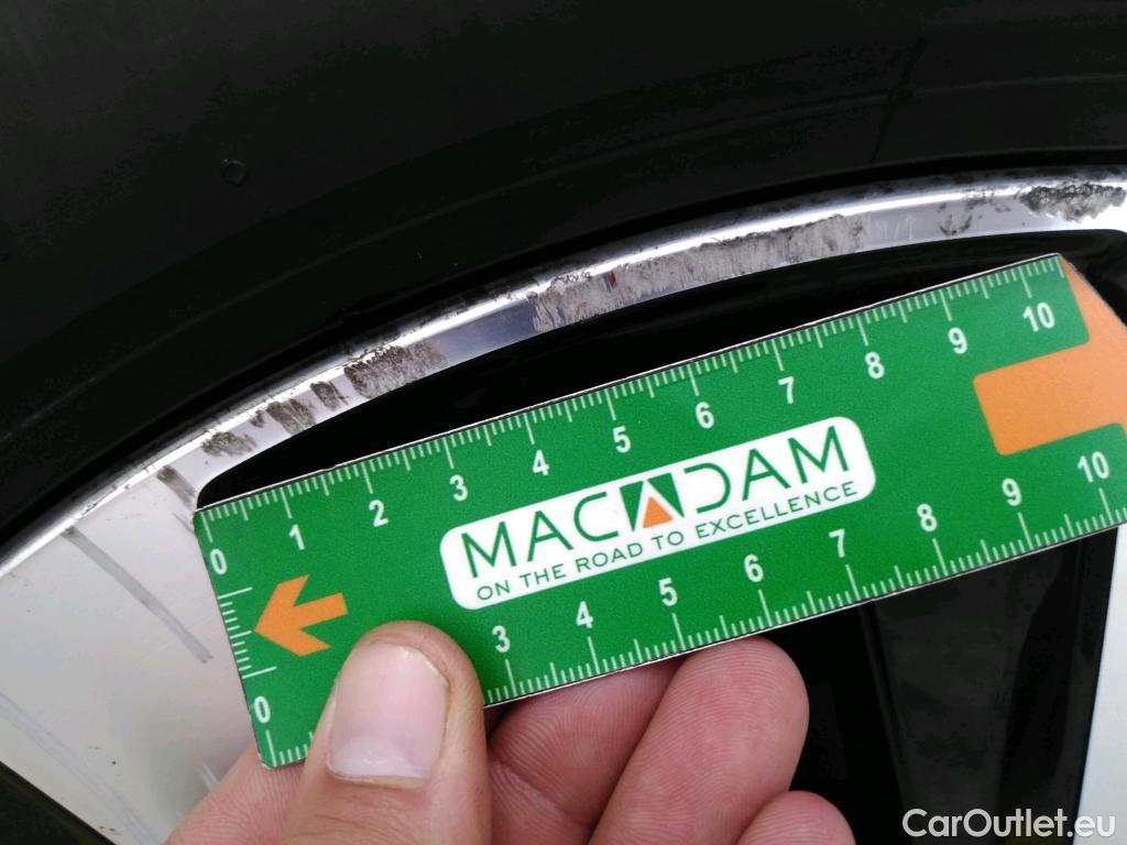  Mercedes  A-Klasse MERCEDES-BENZ Classe A Compact / 2018 / 5P / Berline A 250 e Business Line 8G-DCT #2