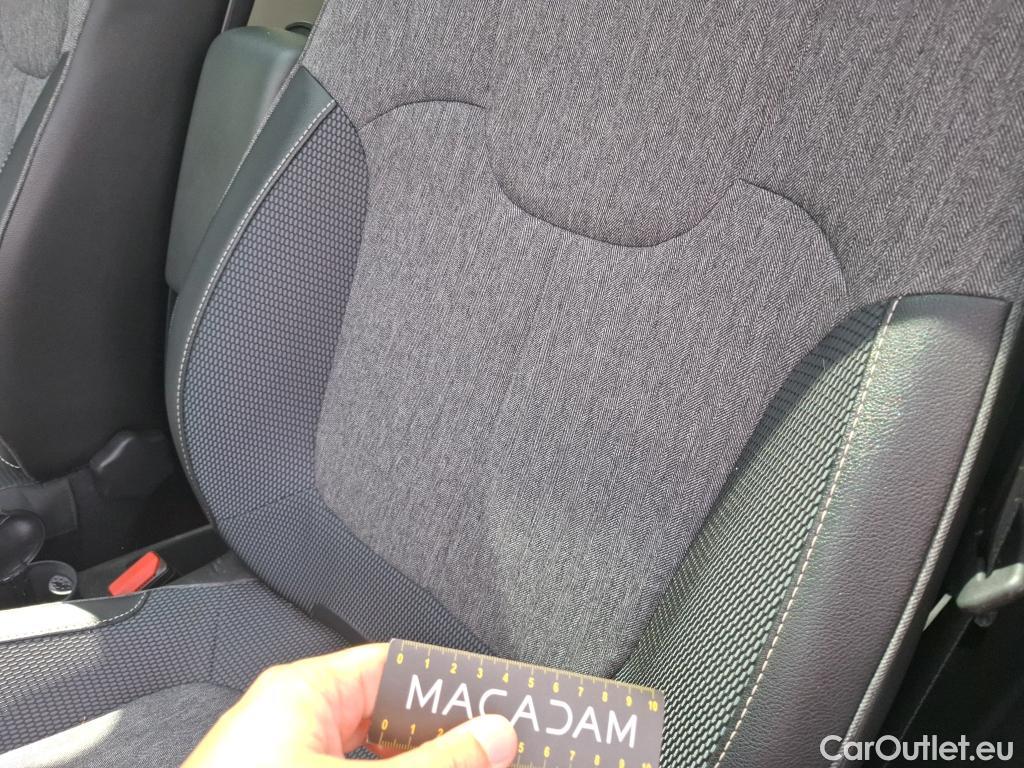  Renault  Captur RENAULT  / 2017 / 5P / Crossover Intens TCe 150 EDC FAP #22