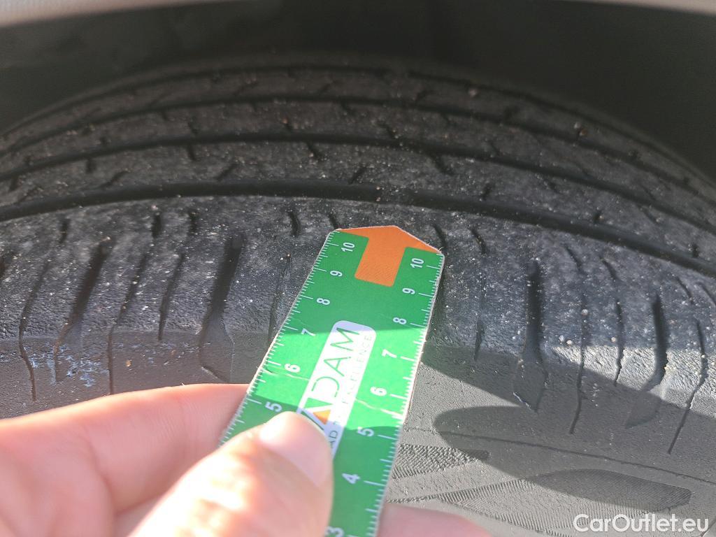  Renault  Captur RENAULT  / 2019 / 5P / todoterreno Intens TCe 90 (AC) #6