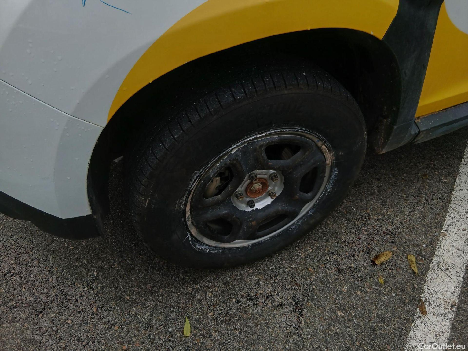  Dacia  Duster DACIA  / 2018 / 5P / todoterreno Essential Blue dCi 85kW (115CV) 4X4 #4