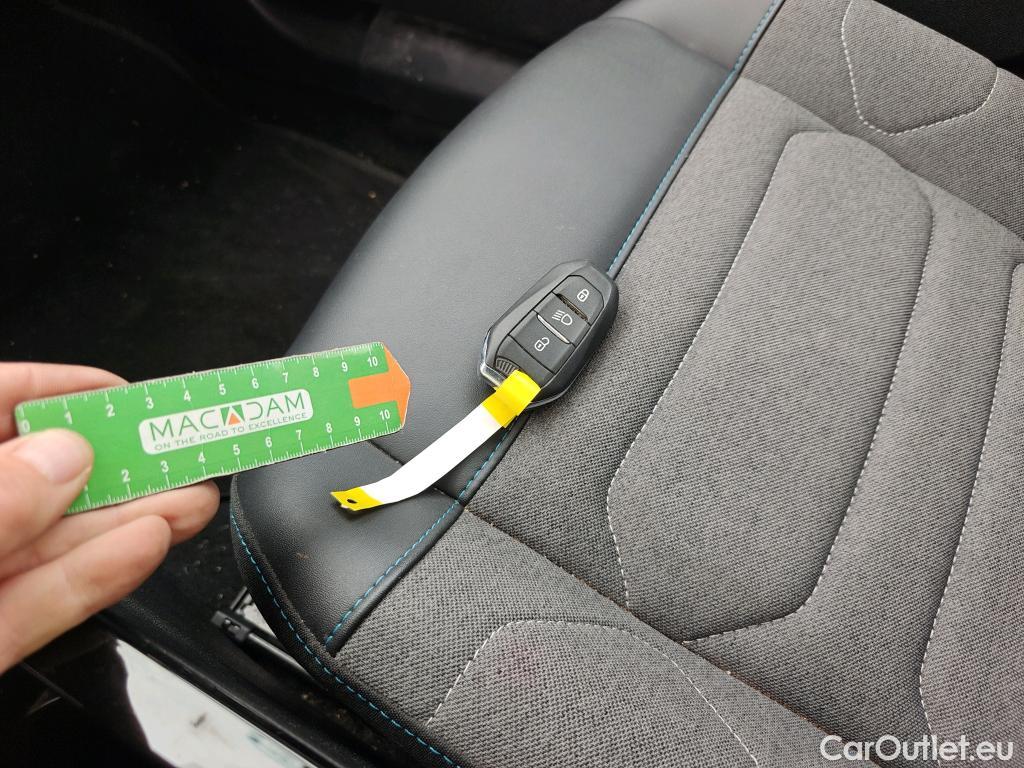  Citroen  C4  Berlina Feel Pack 1.2 PureTech 130CV AT8 E6d #2