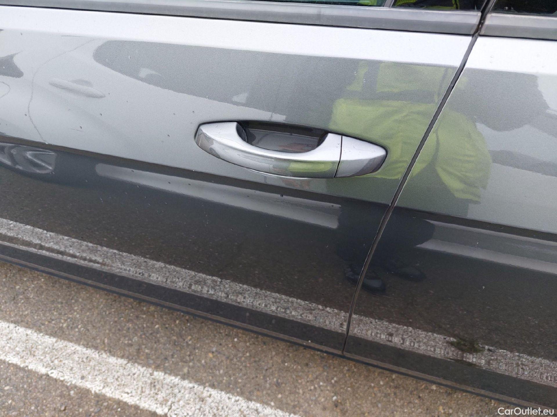  Volkswagen  Golf  VOLKSWAGEN / 2016 / 5P / berlina con portón Advance 1.5 TSI EVO 110kW (150CV) DSG #11